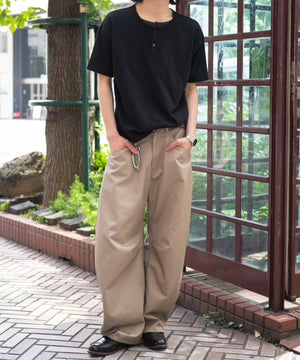 ブラック モデル：182cm L着用