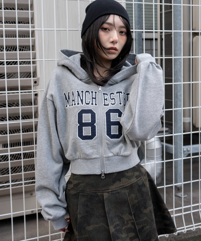 グラフィックショートZIPパーカー/杢グレー モデル：159cm F着用