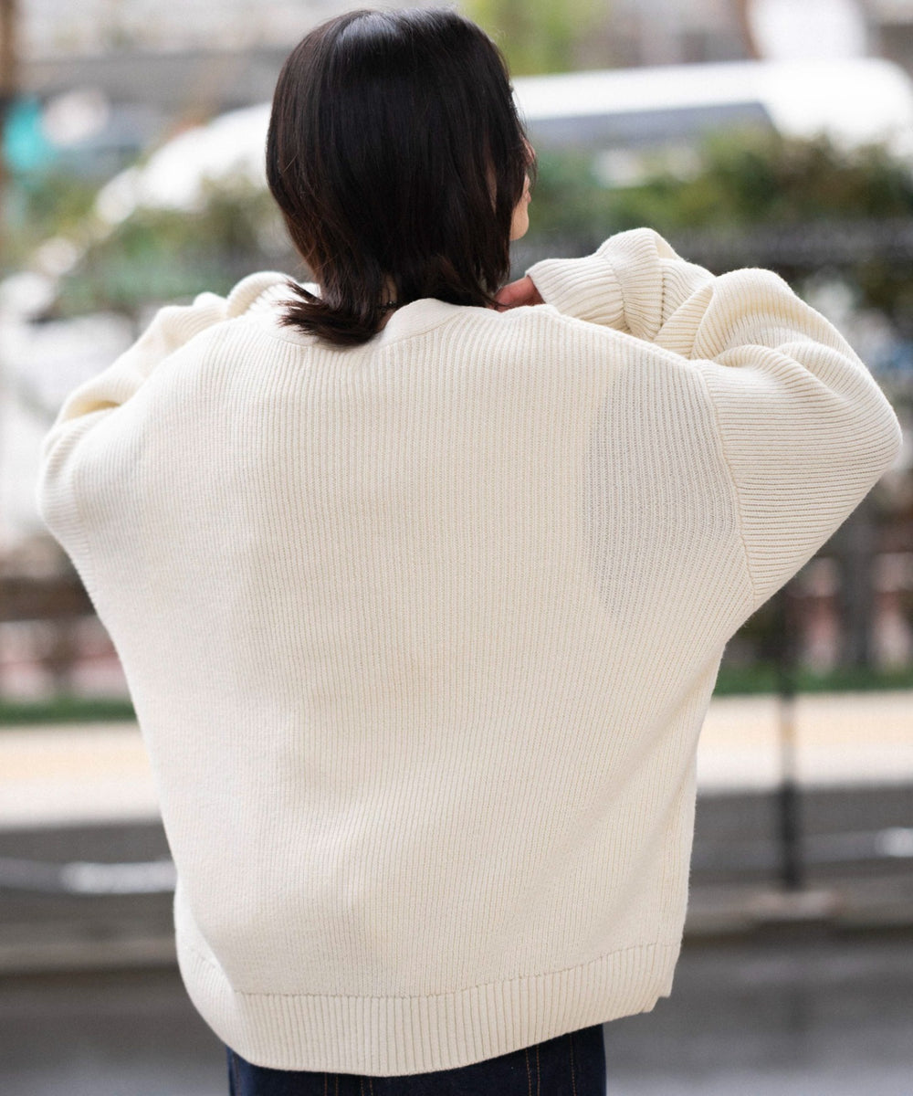 オフホワイト モデル：175cm L着用
