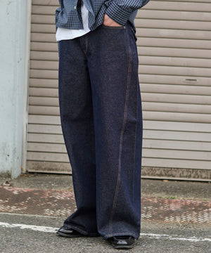 デニムインディゴ モデル：181cm L着用