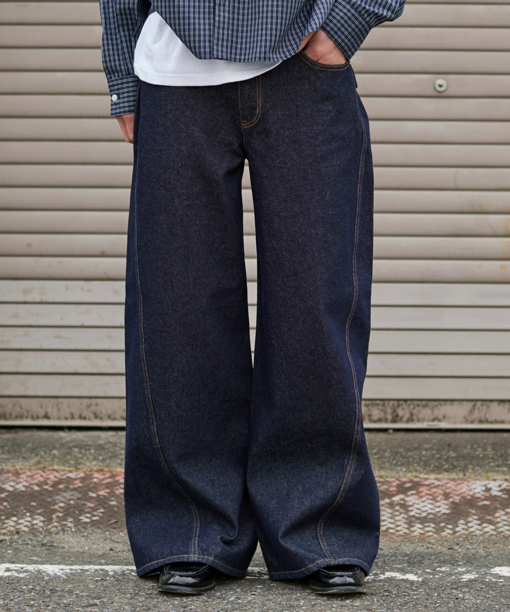 デニムインディゴ モデル：181cm L着用
