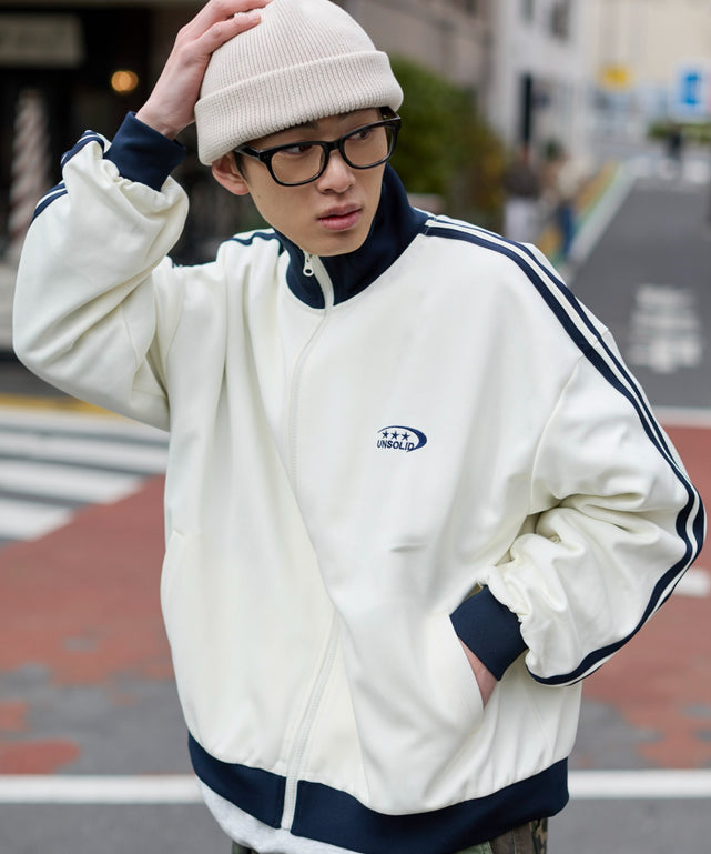 オフホワイト モデル：181cm L着用