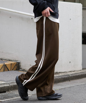 ブラウン モデル：181cm L着用