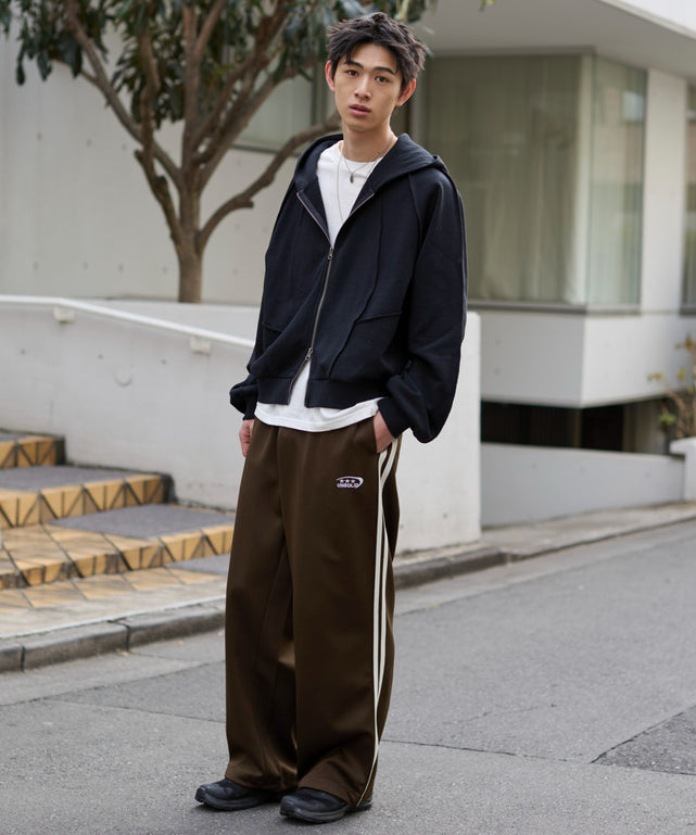 ブラウン モデル：181cm L着用