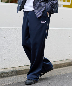 ネイビー モデル：181cm L着用
