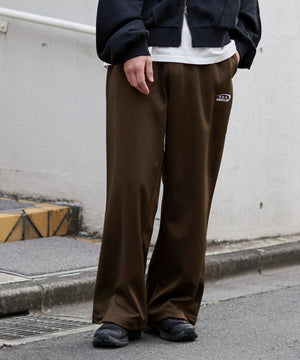 ブラウン モデル：181cm L着用