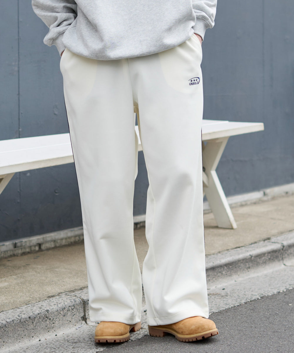 オフホワイト モデル：181cm L着用