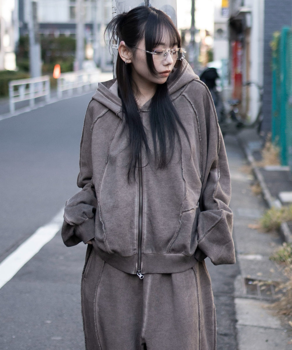 ブラウン　モデル：159cm M着用