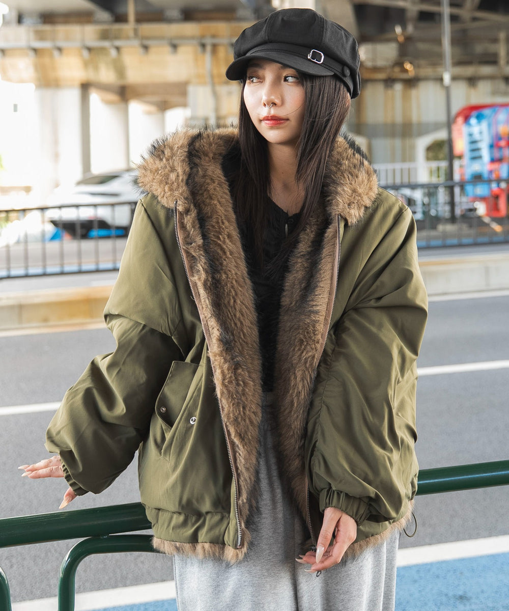カーキ　モデル：159cm M着用