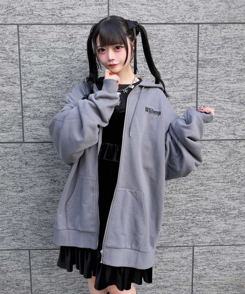 グレー