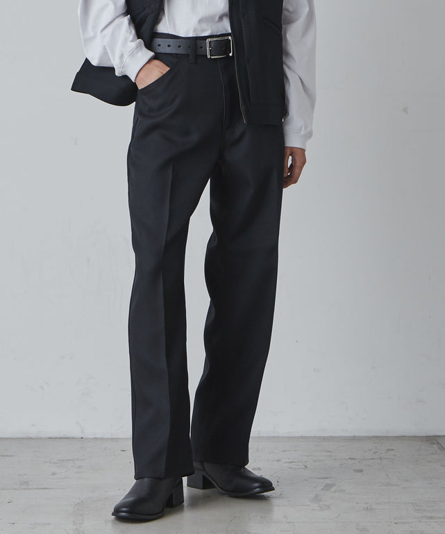ブラック モデル：181cm L着用