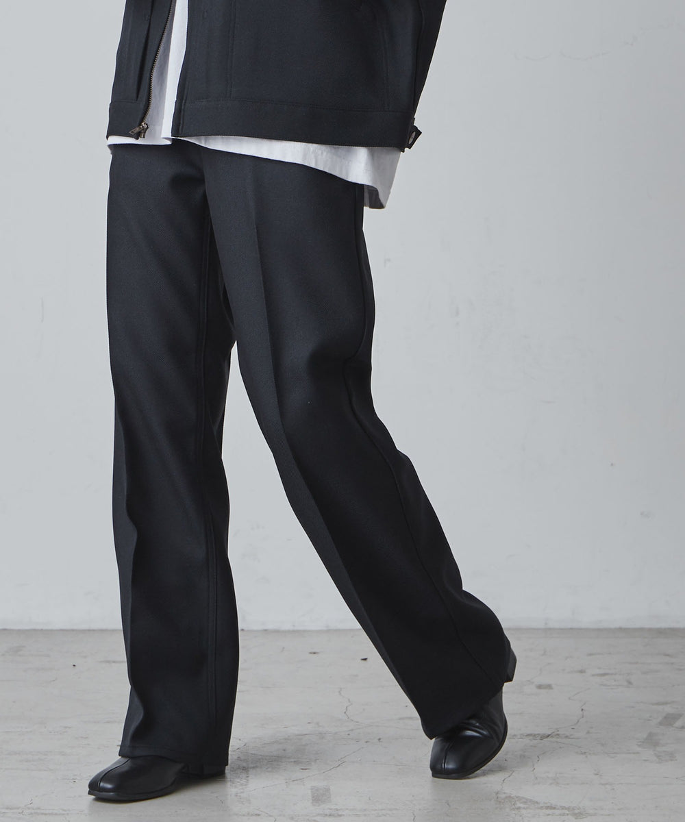 ブラック モデル：170cm L着用