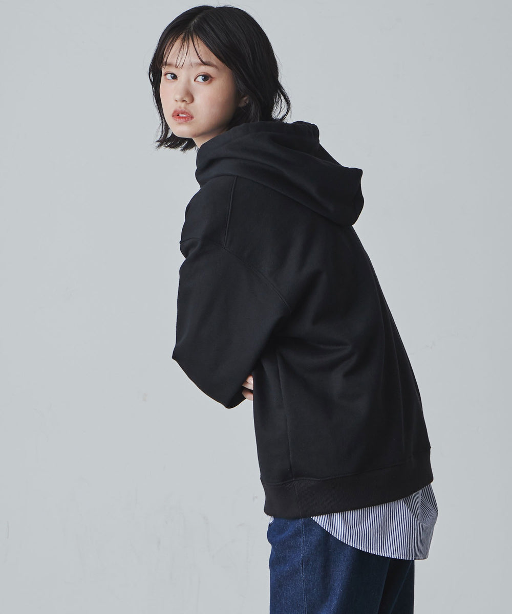 ブラック モデル：170cm M着用