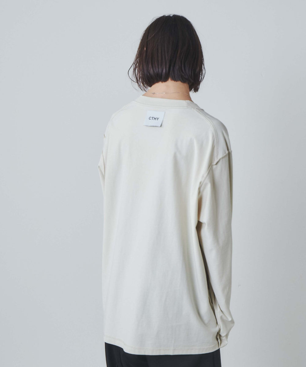 オフホワイト モデル：172cm L着用