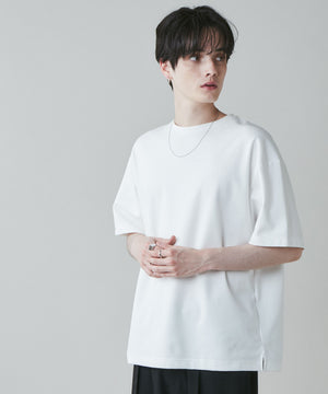 ホワイト モデル：180cm L着用