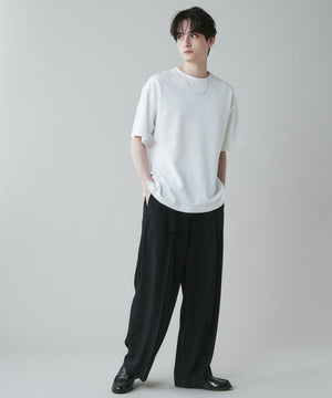 ホワイト モデル：180cm L着用
