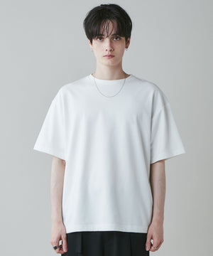 ホワイト モデル：180cm L着用