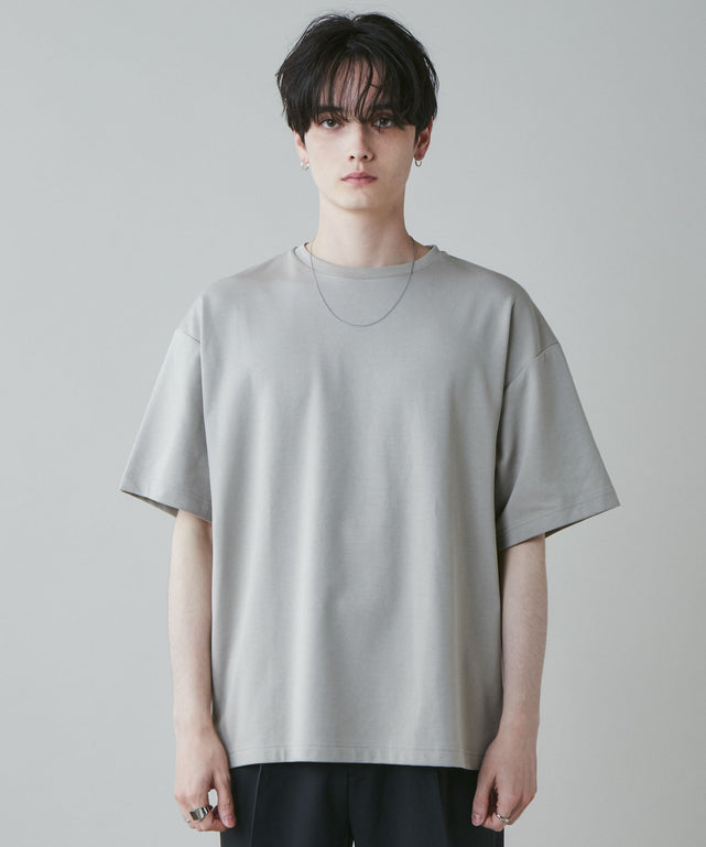 ベージュ モデル：180cm L着用