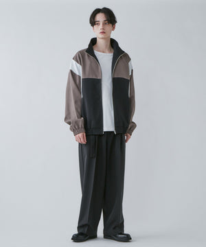 ブラウン モデル：180cm L着用