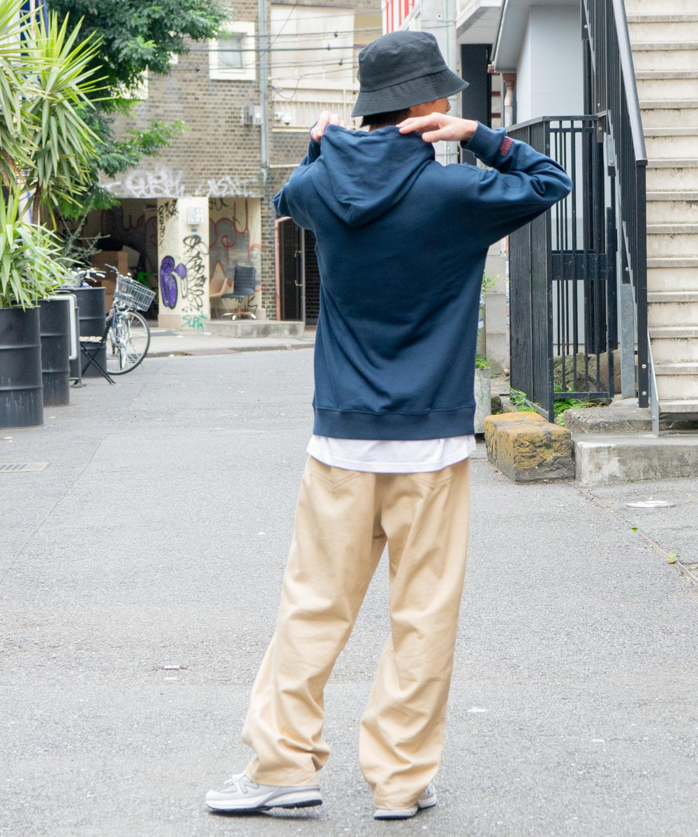 柄10 モデル：178cm L着用