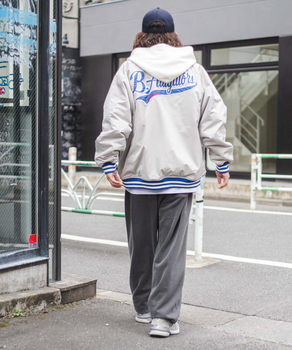 グレー モデル：174㎝ M着用
