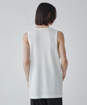 ホワイト モデル：172cm L着用