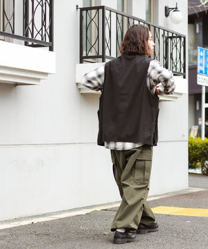 ブラック モデル：174cm L着用