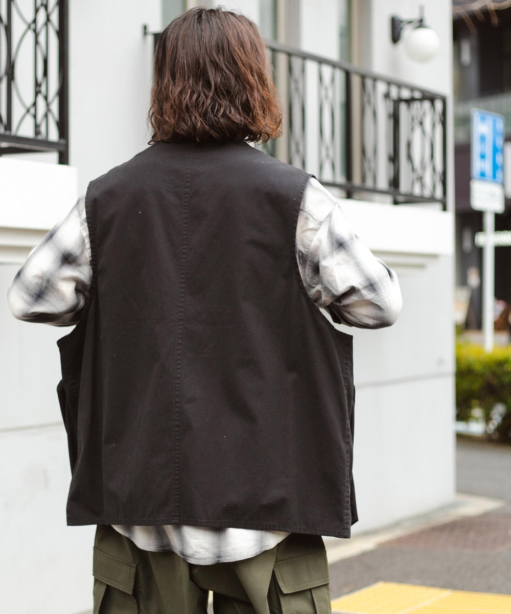 ブラック モデル：174cm L着用