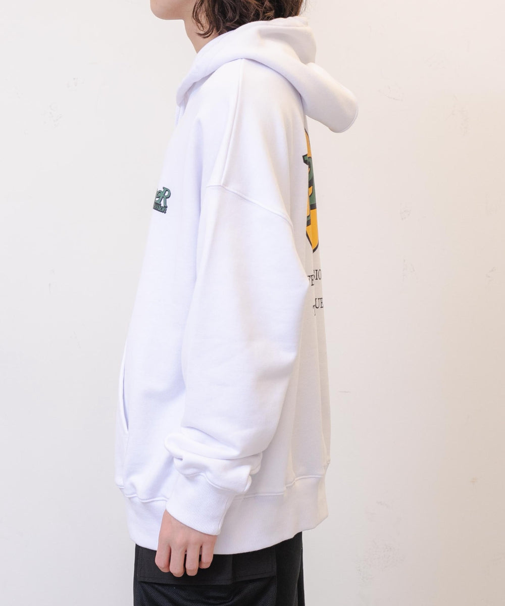 ホワイト モデル：174cm L着用