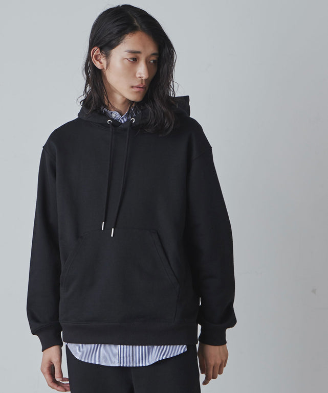 ブラック モデル：181cm M着用