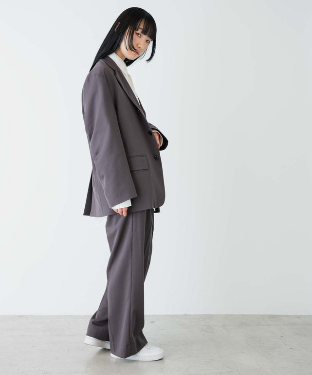 ブラックその他 モデル：170cm M着用